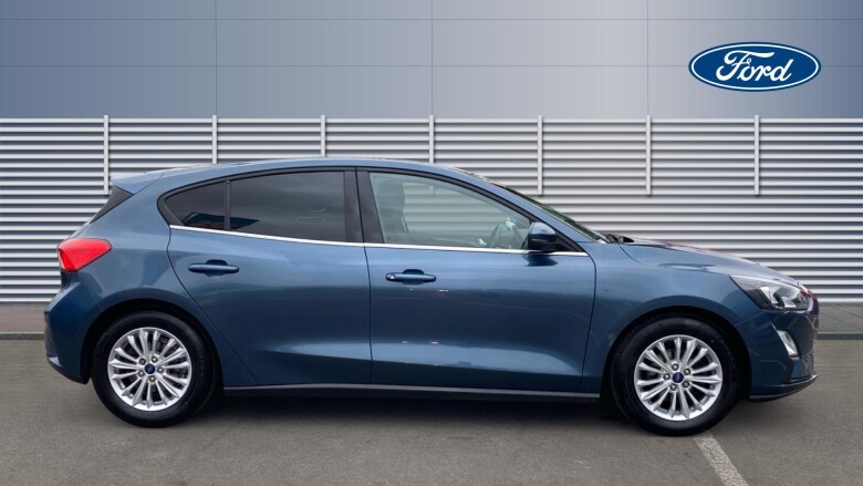 Ford Focus 1.0 EcoBoost 125 Titanium 5dr Petrol Hatchback